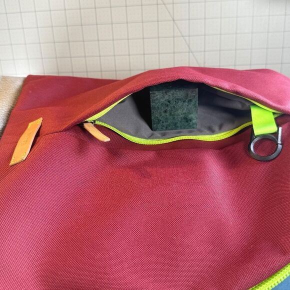 BELLROY®  |  BACKPACK+™  |  DARK-RED/GRAY  |  LIKE NEW  |  XLNT  | - Picture 14 of 15